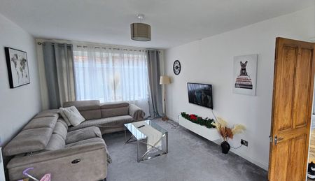 3 Bed - 31 Town Street, Leeds - LS10 3NY - Student - Photo 2