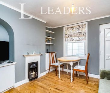 2 bedroom semi-detached house to rent - Photo 5