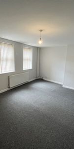 1 bed Flat - To Let - Photo 4
