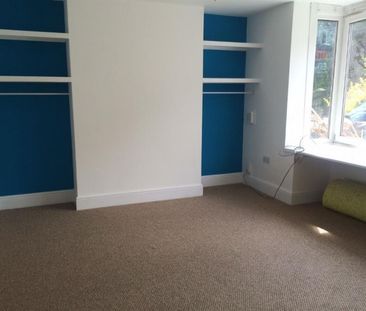 4 bedroom House To Let - Photo 5