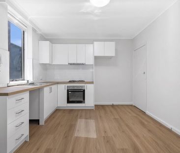Inviting 2-Bedroom Apartment in Desirable St Kilda East Location - ... - Photo 1