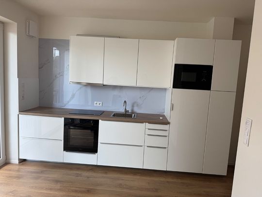Pronájem bytu 1+kk 28 m² - Photo 1