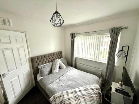 2 bedroom semi-detached house to rent - Photo 2