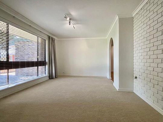 SO MUCH SPACE! - Photo 1