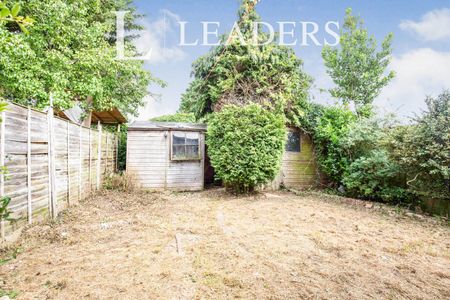 2 bedroom semi-detached to rent Coniston Close, Wellingborough, NN8 3XS - Photo 3