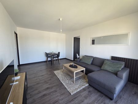 Location Appartement 2 pièces 53m² LA CHAPELLE ST LUC 10600 - Photo 2