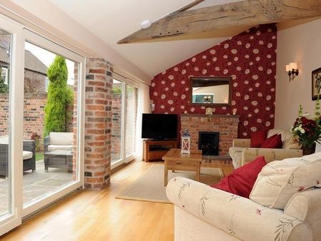 2 bedroom detached house to rent - Photo 2