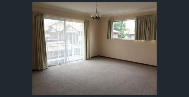 Two bedroom unit in a handy location - Photo 1
