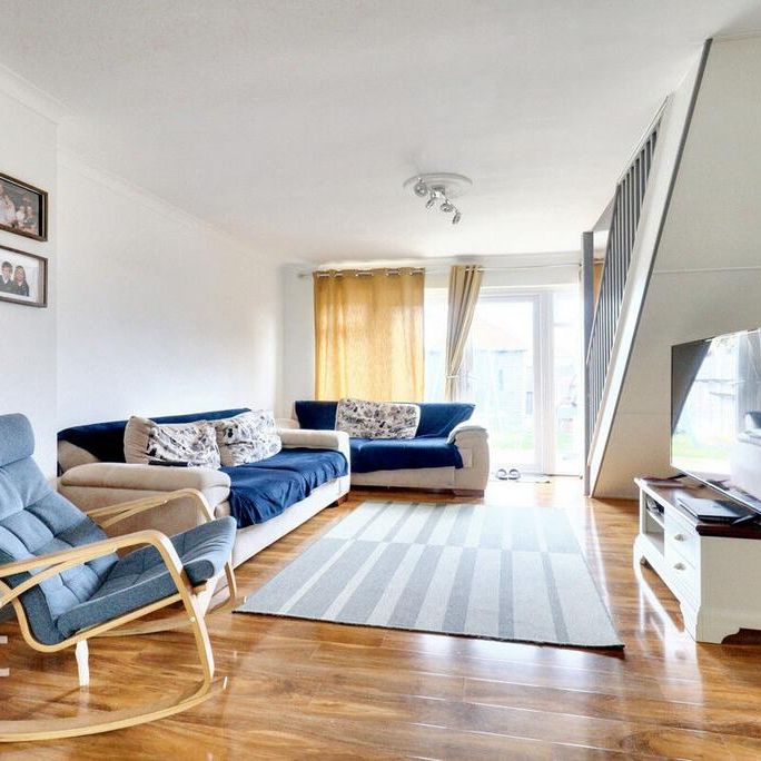 3 bedroom terraced house to rent - Photo 1