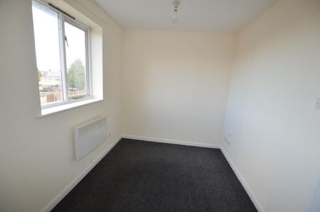 Bradgate Drive, Wigston - Photo 3