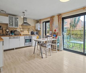 1 bedroom in a house share to rent - Photo 5