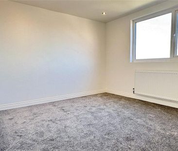 4 bedroom terraced house to rent - Photo 5