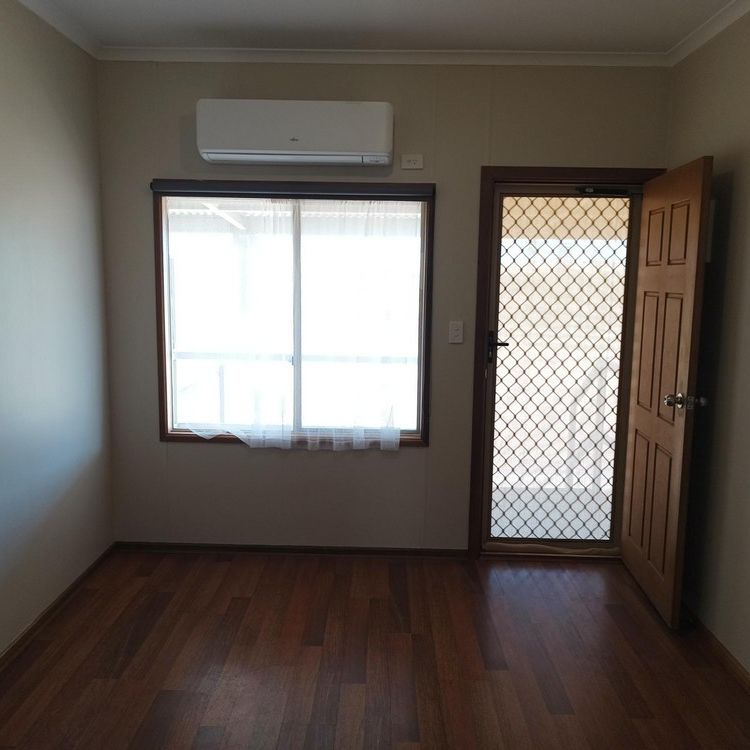 Neat 1 bedroom unit - Photo 1