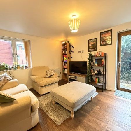 Cadogan House, Commerical Road - Photo 1