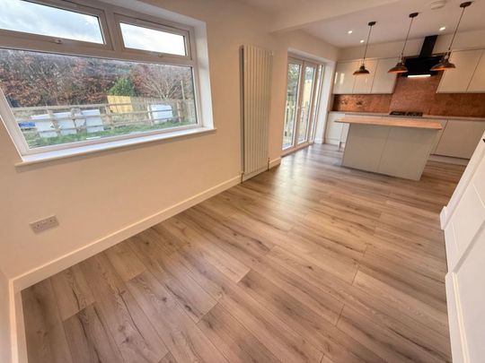 3 bedroom semi-detached house to rent - Photo 1