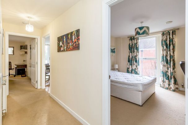 2 bedroom apartment to rent Candleford Court, Buckingham, MK18 1GD - Photo 1