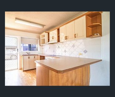 2/402 Marine Parade, Biggera Waters, Qld 4216 - Photo 1