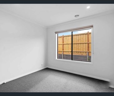 Brand New Living in Prime Clyde Location - Photo 2