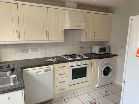 Bolsin Drive Room 2 - Photo 2