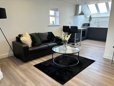 1 BEDROOM TOP FLOOR APARTMENT, OLD SILK APARTMENTS, LOWER FORD STREET - Photo 3