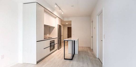 1 bed & 1 Bath - DuEast Boutique Condominiums - Photo 2