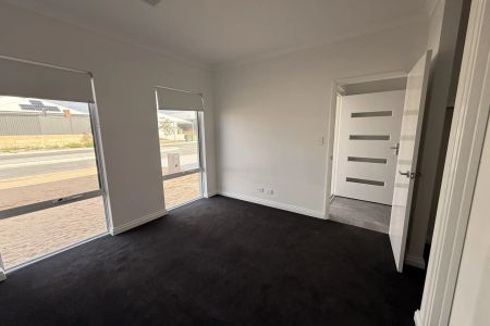 Brand New 4-Bedroom Home in Tranquil Madora Bay - Photo 4