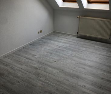 2 - Zimmerwohnung mit ausgebautem Spitzboden 2. OG - Eichenpark Gar... - Photo 4