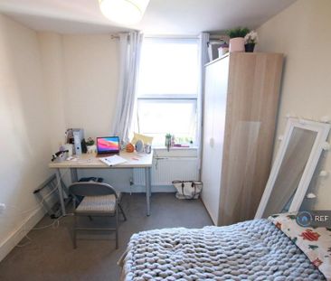 6 bedroom terraced house to rent - Photo 4