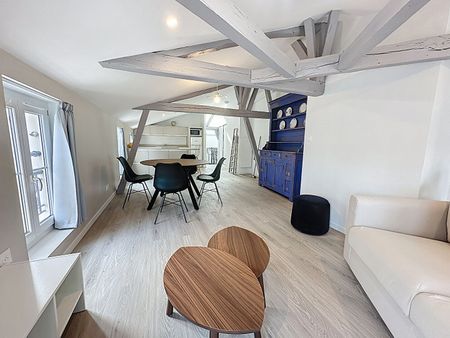 Appartement à louer - APPARTEMENT ENTIEREMENT RENOVE HYPER CENTRE - CHALONS EN CHAMPAGNE - Photo 2