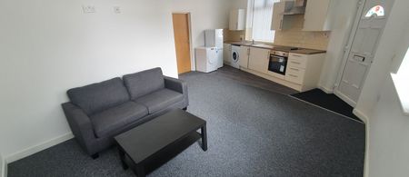 Flat 1, 18 Moira Street, Adamsdown, Cardiff, CF24 0EQ - Photo 4