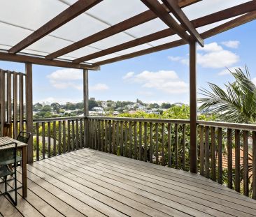 Furnished Home With Beautiful Harbour And City Views - Photo 5