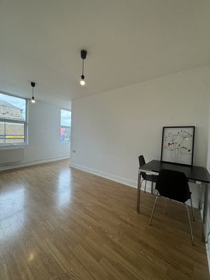 1 Bed Flat, London, E15 - Photo 1