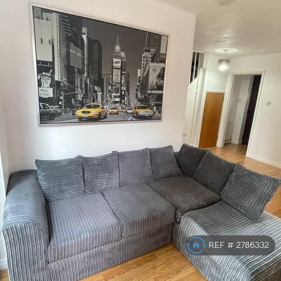 2 bedroom end of terrace house to rent - Photo 1