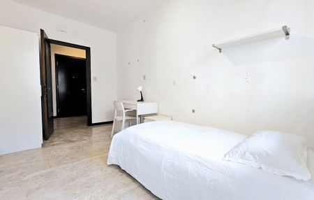 Via Ugo Foscolo, Padova, Veneto 35131 - Photo 2