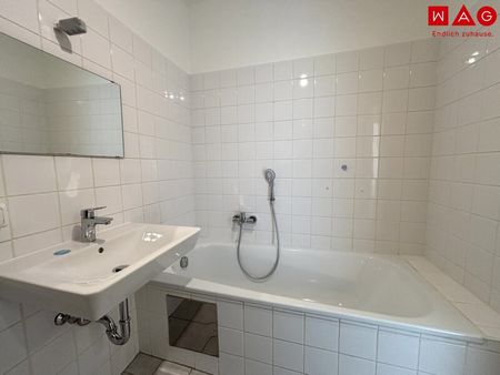 Traumhafte Aussicht! 2-Raum-Wohnung mit verglaster Loggia in Niedernhart/Spallerhof! - Foto 3
