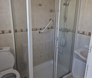 3 bedroom terraced house to rent - Photo 6