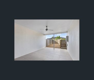 Modern Townhouse Living in the Heart of Ripley – Low Maintenance & ... - Photo 3