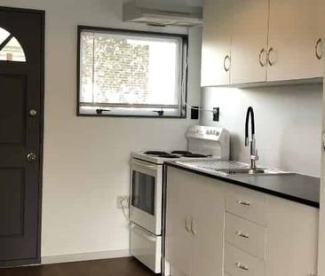 Two Bedrooms in the Four Avenues! - Photo 1