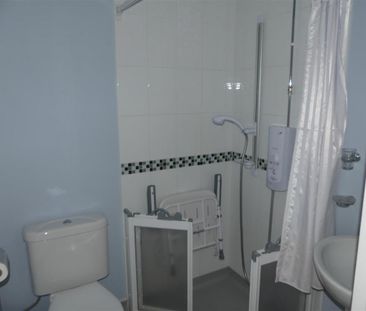 1 bedroom semi-detached bungalow to rent - Photo 6