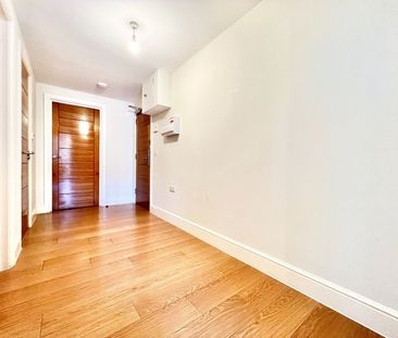 2 Bed Flat, Charter House, IG1 - Photo 5