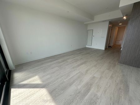 801 The Queensway #612 - Photo 4