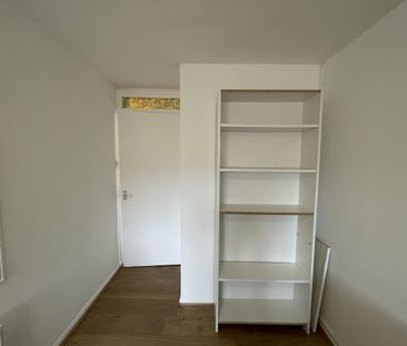 Room in a Shared House, Phoenix Close, E8 - Photo 3