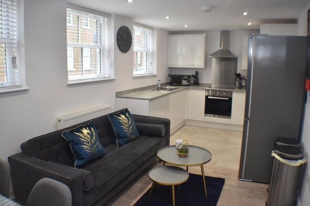 1 bedroom in a house share to rent - Photo 1