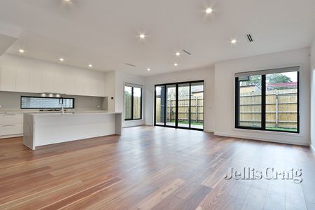 14B Rosaline Avenue, Mount Waverley - Photo 4
