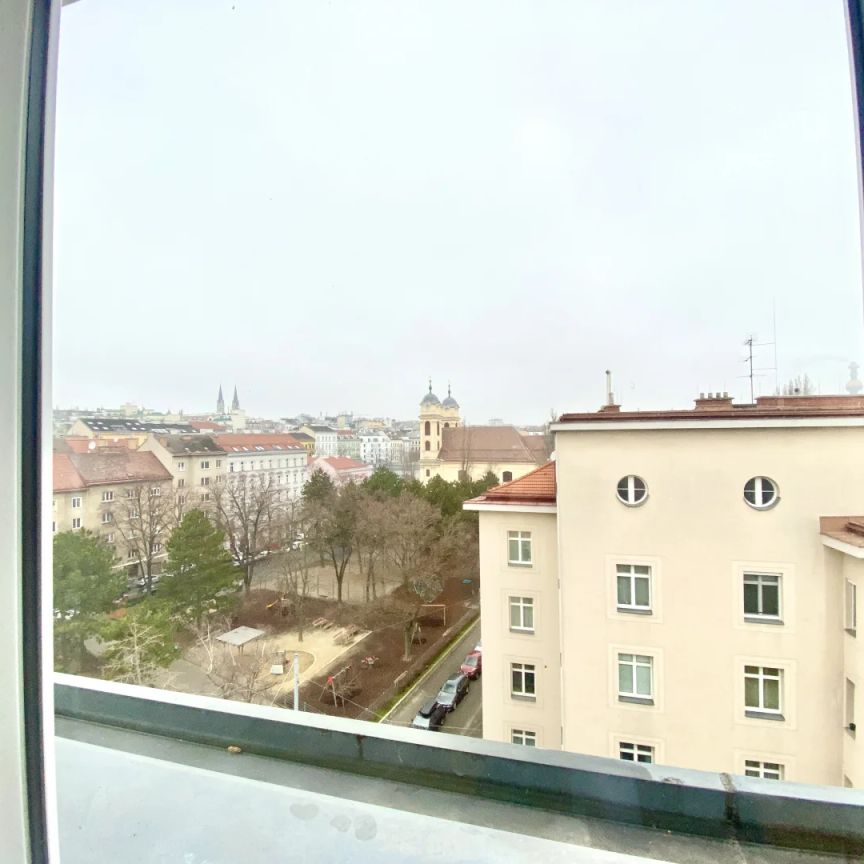 Helle Dachgeschosswohnung mit Weitblick – Perfekt für Paare! - Photo 1