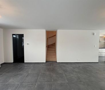 Rustiggelegen, hoogwaardig afgewerkte nieuwbouwwoning nabij het cen... - Photo 1