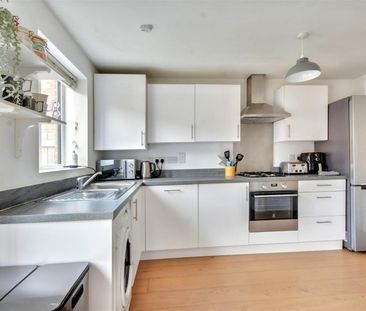 Room in a Shared House, Leaning Row, NG7 - Photo 4