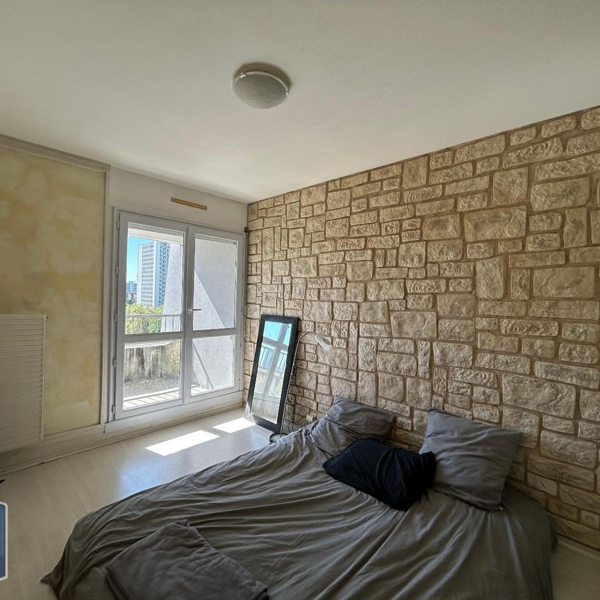 Location Appartement 4 pièces 86m² BORDEAUX 33300 - Photo 1