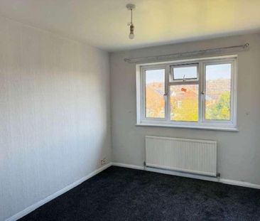 Plumer Road, High Wycombe, HP11 - Photo 2