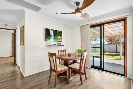 Spacious 3-Bedroom Home with parking behind electric gate - Photo 3